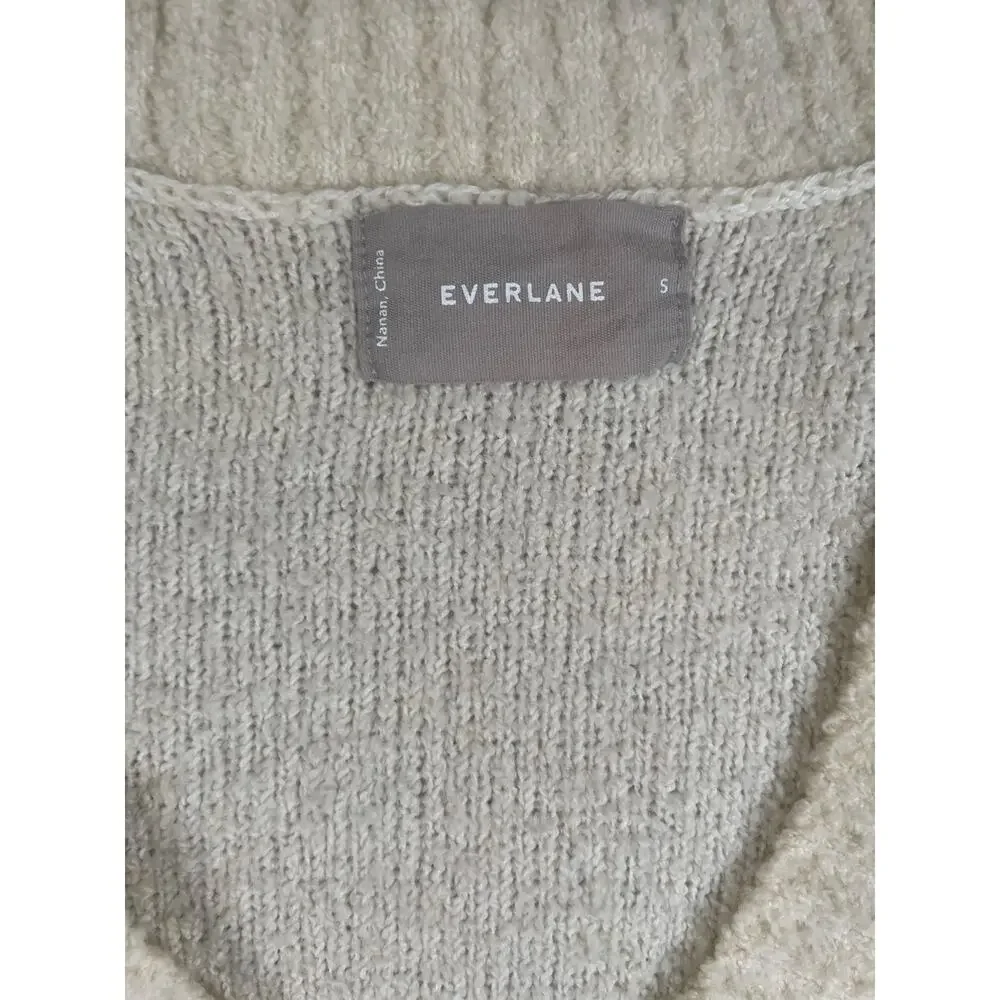 Everlane Teddy Boucle‎ wool blend cream V-neck sweater S minimalist neutral